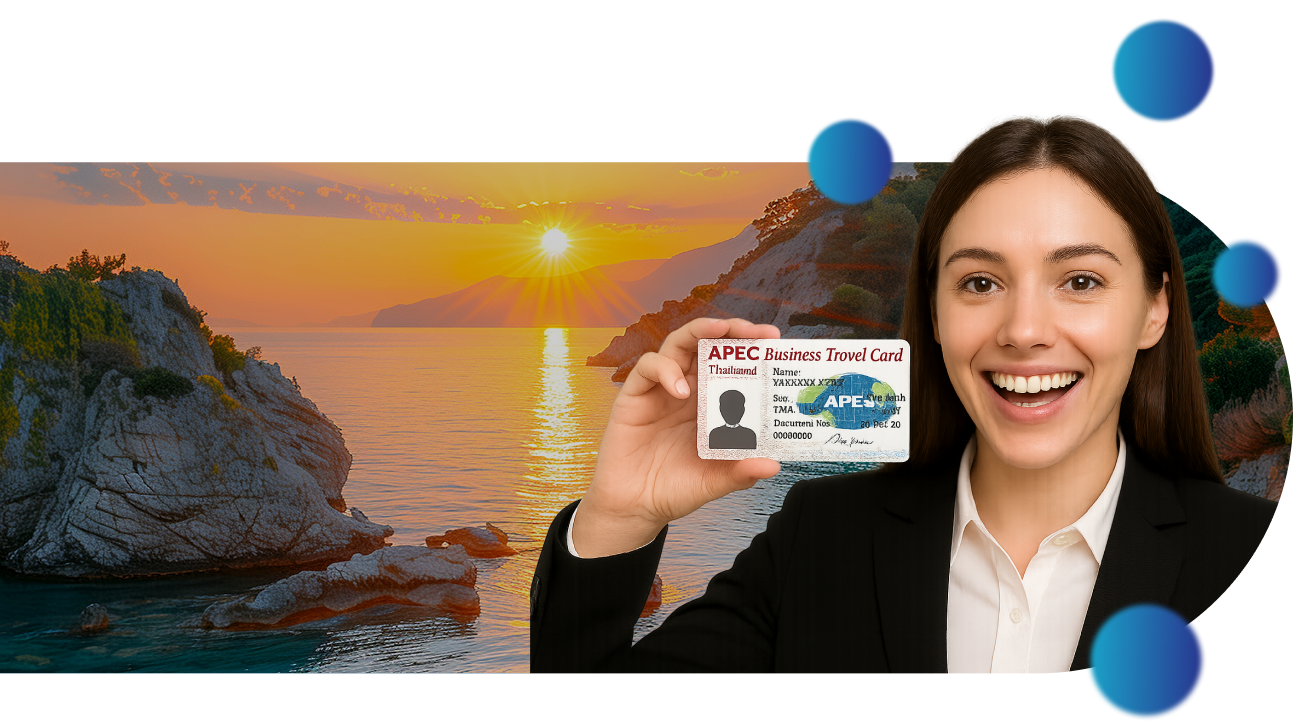 Девушка держит в руках АТЭС